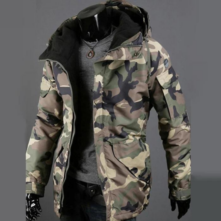 Casual and stylish camouflage autumn jacket, perfect for cool weather and everyday wear.







