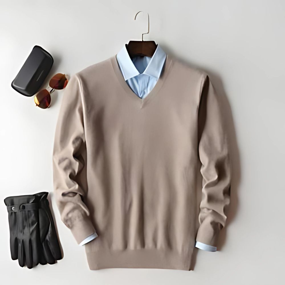 tylish and cozy men's autumn sweater for a warm and elegant look.