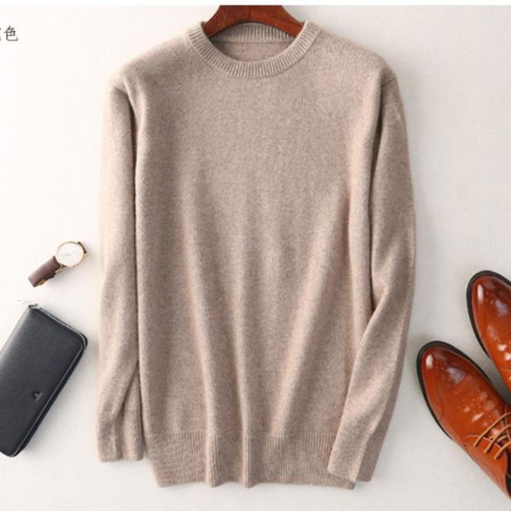 tylish and cozy men's autumn sweater for a warm and elegant look.