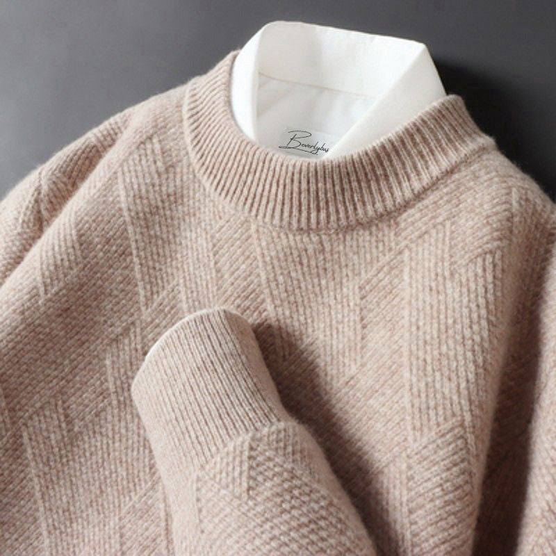 Durable and elegant men’s autumn sweater, perfect for stylish and cozy fall days.








