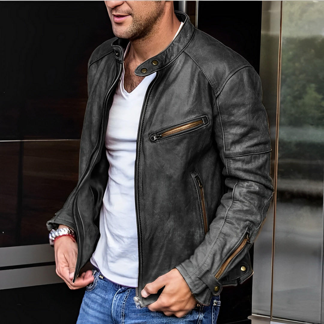 Luxe elegant leather jacket with a sleek fit, perfect for autumn days and versatile styling.







