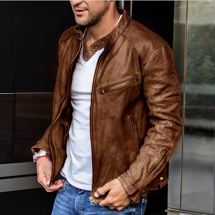 Luxe elegant leather jacket with a sleek fit, perfect for autumn days and versatile styling.







