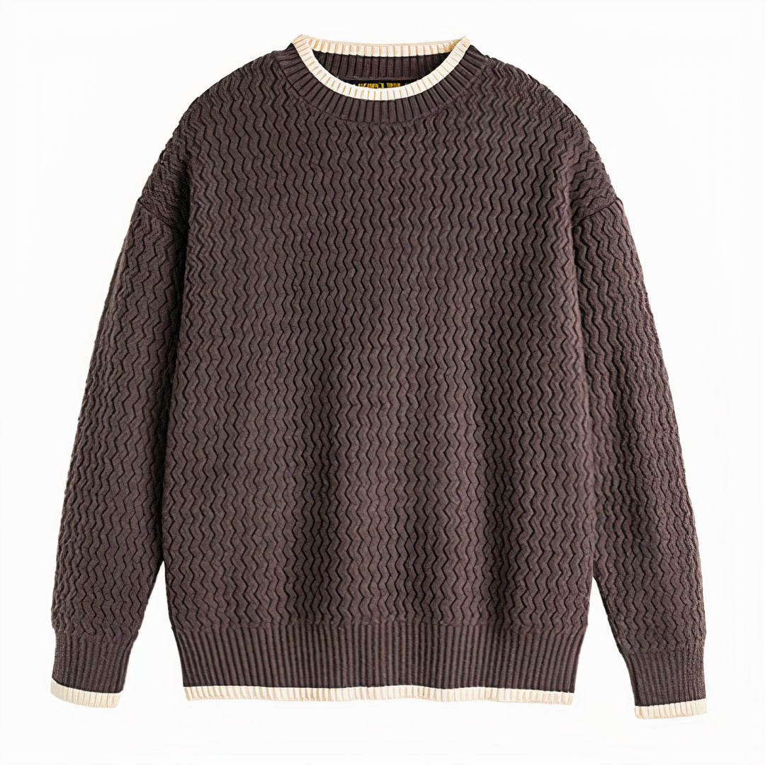 Stylish and sophisticated men's sweater, perfect for autumn layering and versatile wear.







