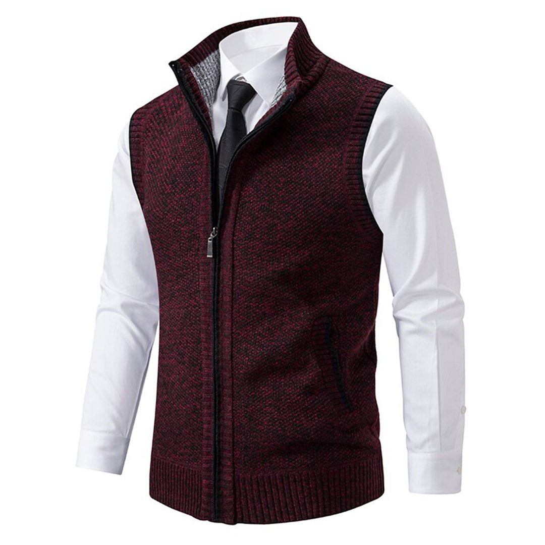 Stylish and lightweight men's vest, perfect for layering on crisp autumn days.







