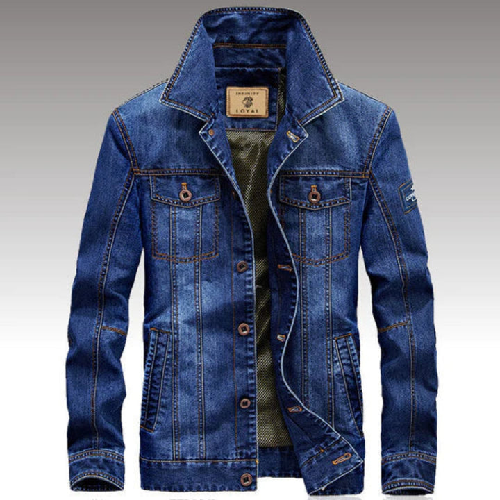 Premium men's denim jacket with a timeless design, perfect for casual and smart-casual outfits in autumn.