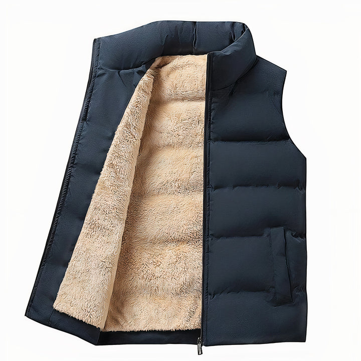 Warm sleeveless autumn vest for men, perfect for layering and staying cozy during cool autumn days.