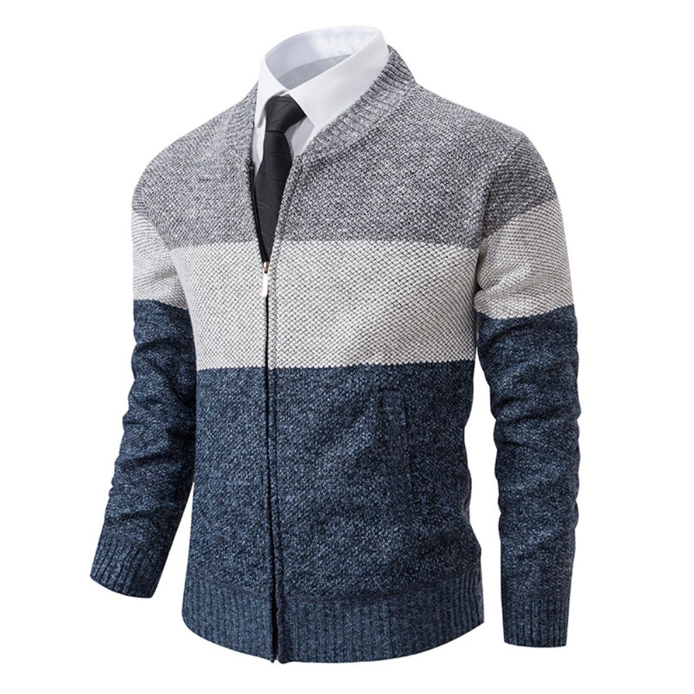 Men's hooded sweater ideal for autumn, combining warmth, comfort, and casual style for cooler days.