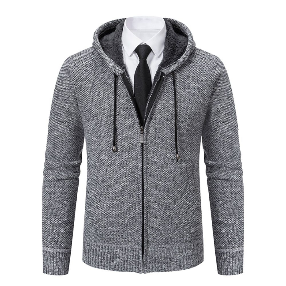 Men's hooded sweater ideal for autumn, combining warmth, comfort, and casual style for cooler days.