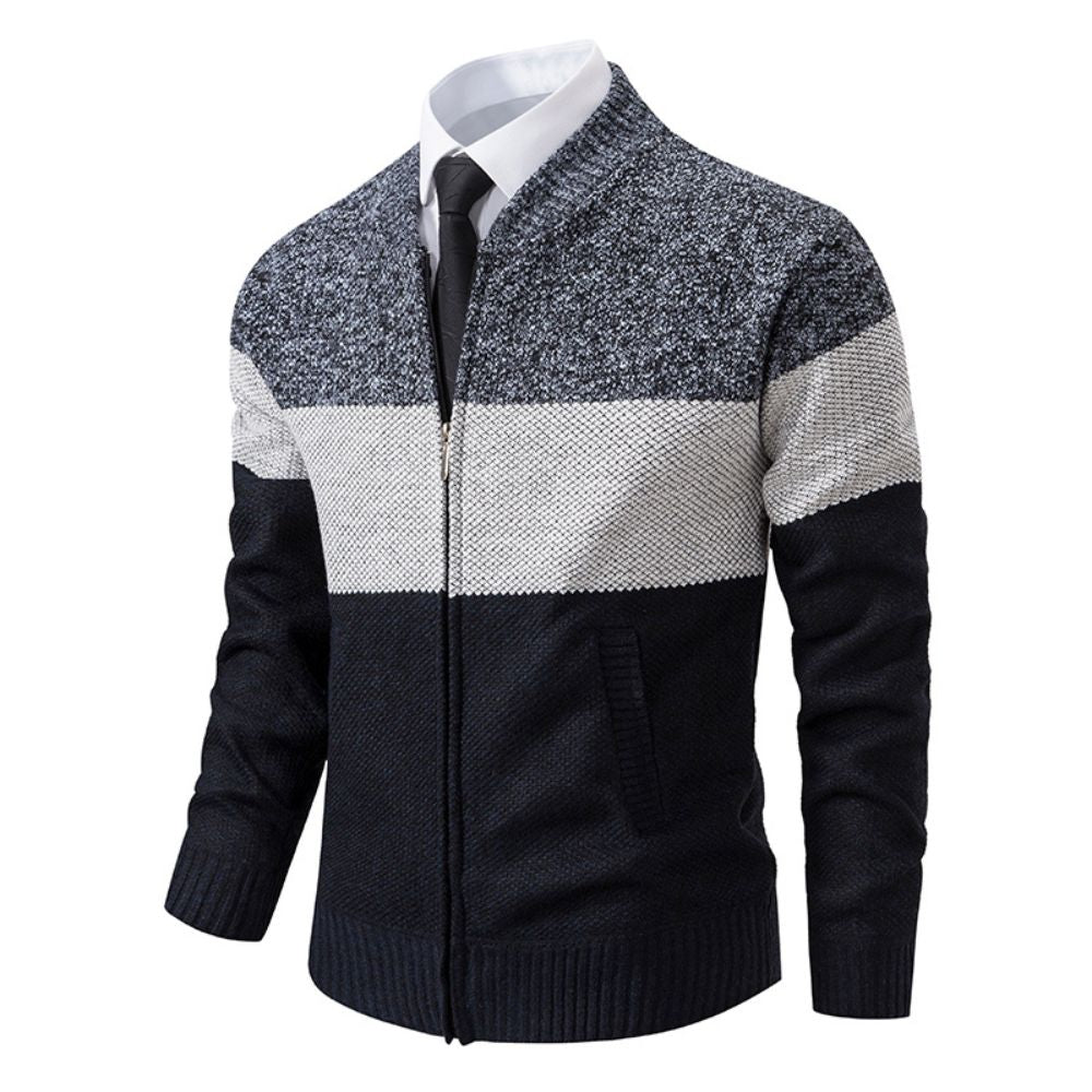 Men's hooded sweater ideal for autumn, combining warmth, comfort, and casual style for cooler days.