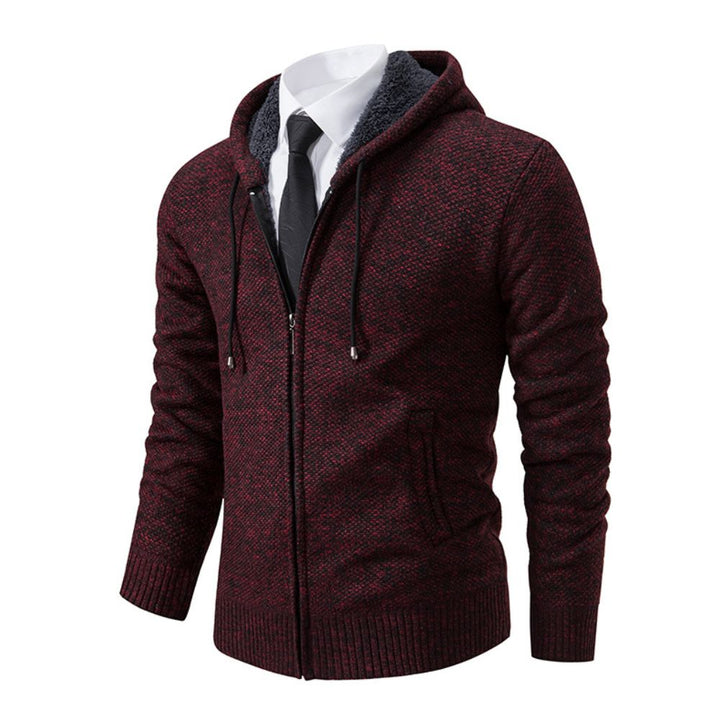 Men's hooded sweater ideal for autumn, combining warmth, comfort, and casual style for cooler days.