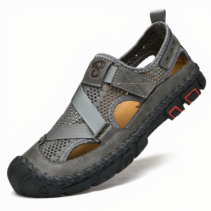 Breathable leather sandals with a lightweight design and non-slip sole, ideal for summer days.







