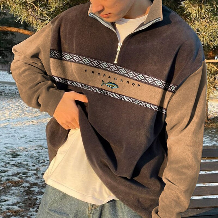 Casual and cozy autumn sweater with a soft, breathable fabric, ideal for autumn days.







