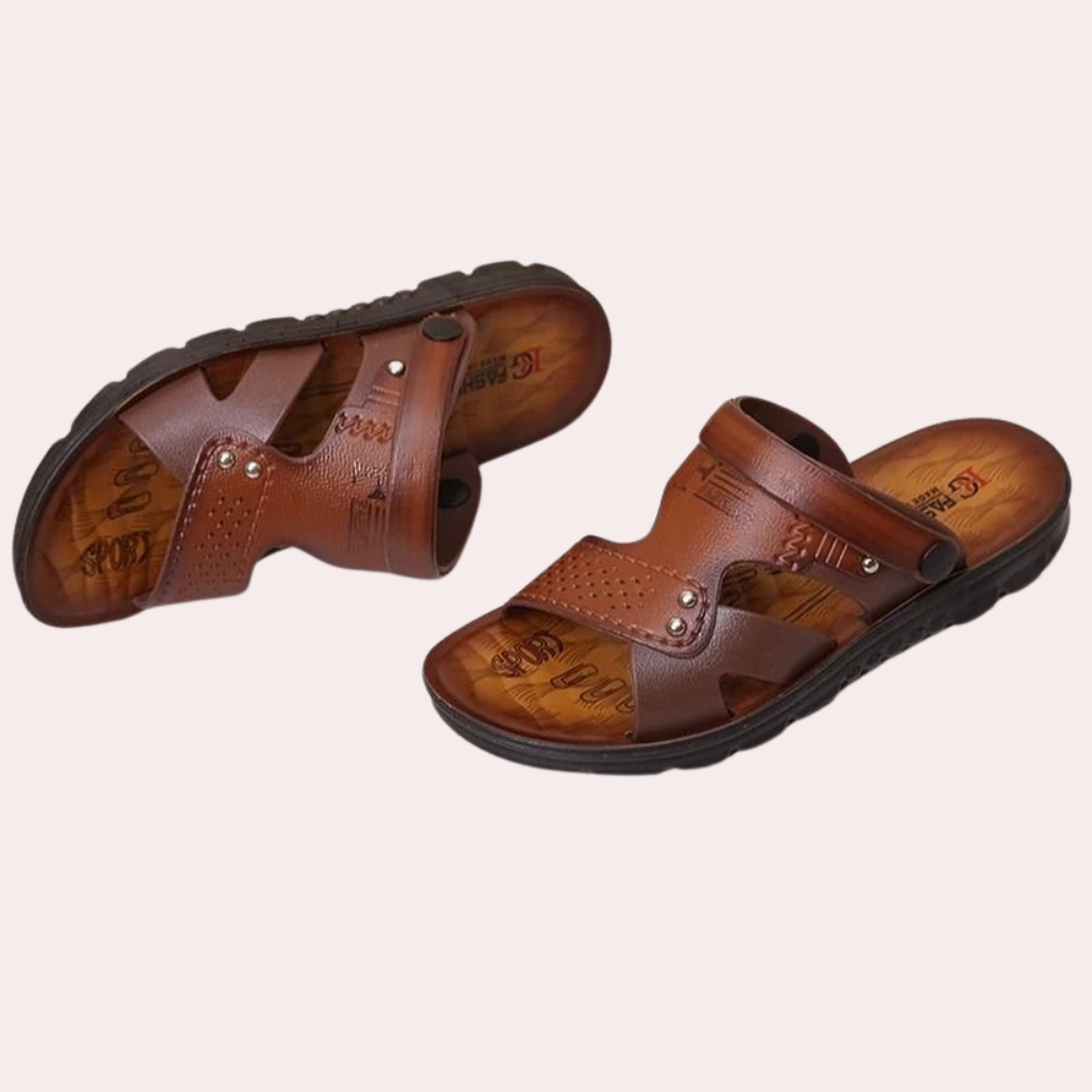 Casual men’s sandals designed for comfort and durability, perfect for summer.







