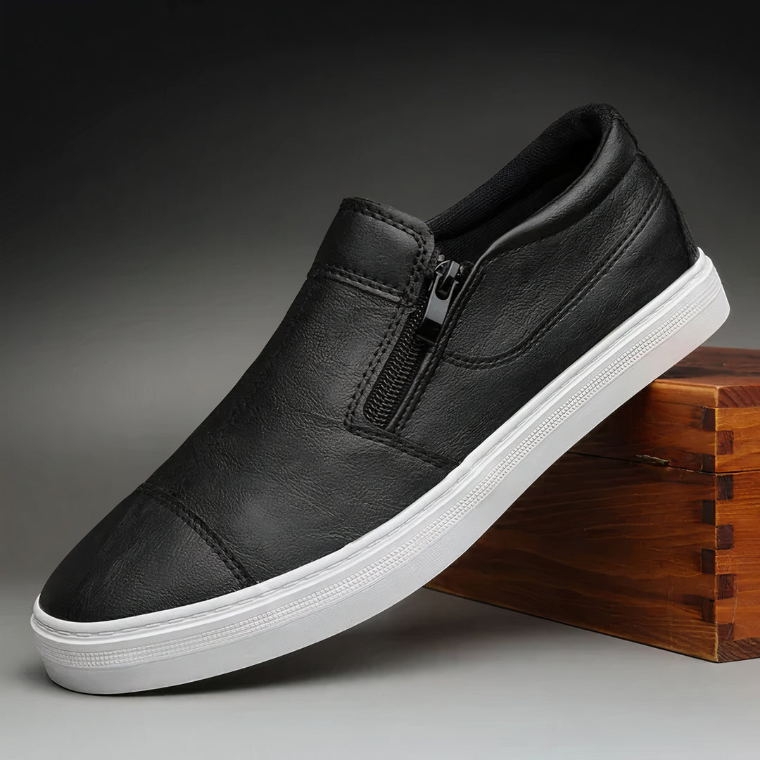 Casual slip-on shoes with breathable material and lightweight comfort, perfect for summer days.






