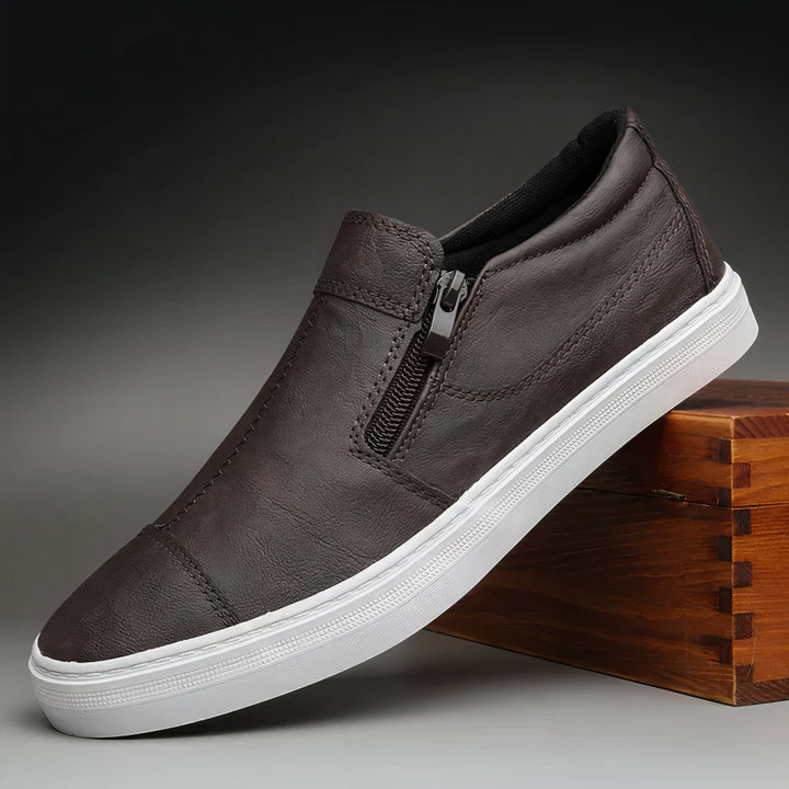 Casual slip-on shoes with breathable material and lightweight comfort, perfect for summer days.






