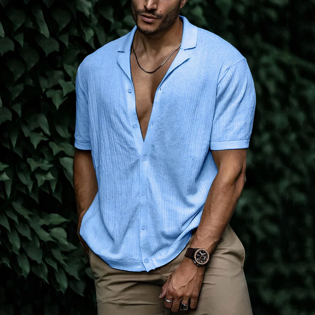 Casual summer linen shirt with lightweight, breathable fabric, perfect for warm-weather comfort and style.