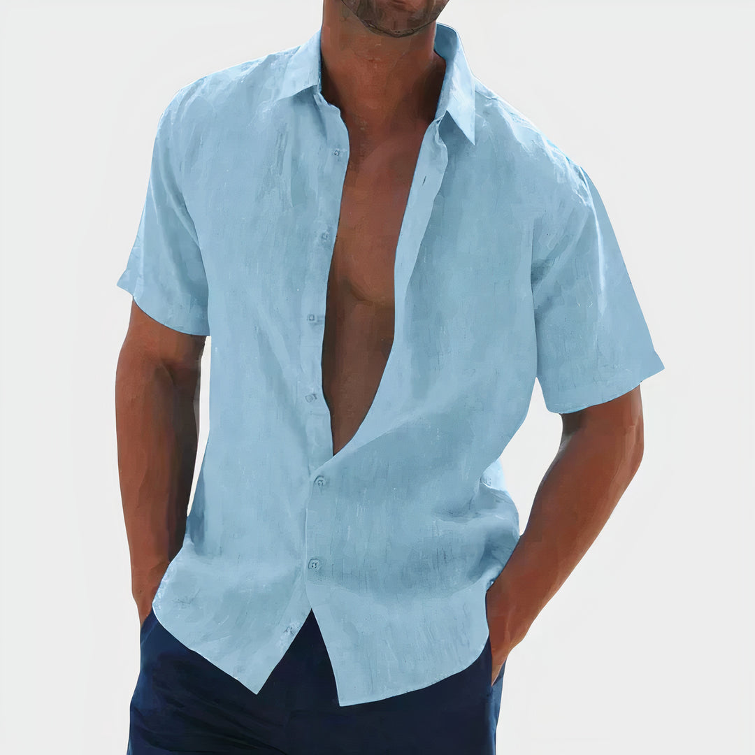 Casual summer shirt for men, perfect for warm days with breathable fabric and a relaxed fit.






