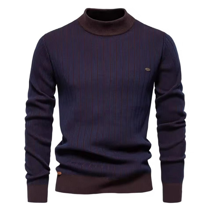 Stylish men's round neck sweater, perfect for layering and staying warm on autumn days.







