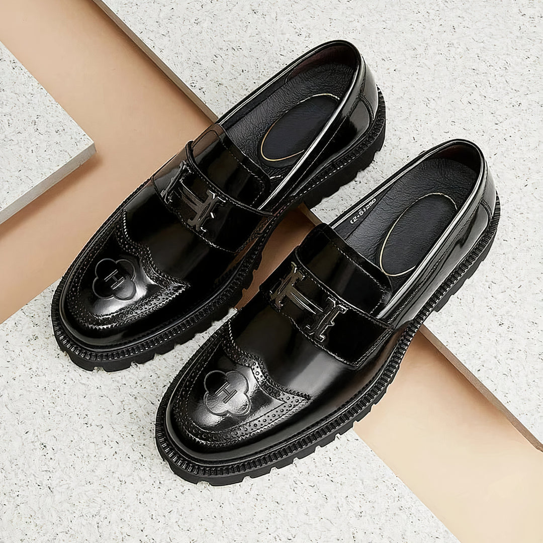 Classic men's leather shoes with timeless design and all-day comfort.






