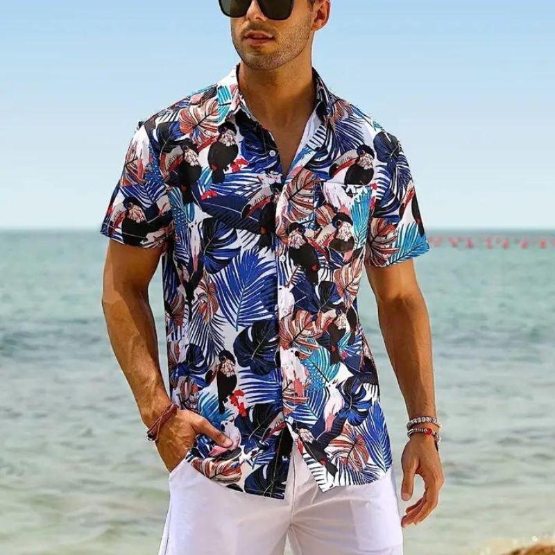 Comfortable and breathable beach shirt, perfect for a stylish summer look.






