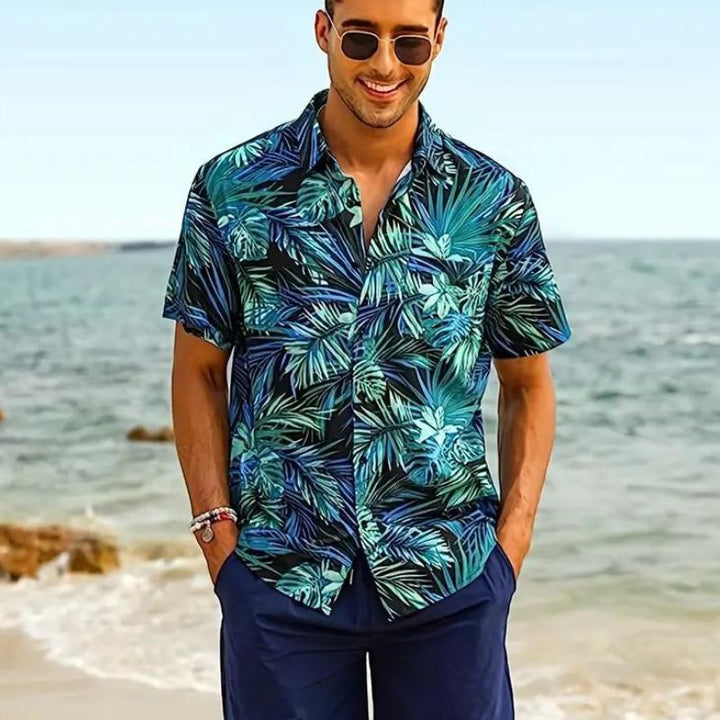 Comfortable and breathable beach shirt, perfect for a stylish summer look.






