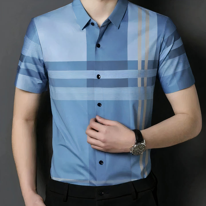 Elegant and comfortable business shirt for professionals, ideal for summer days.