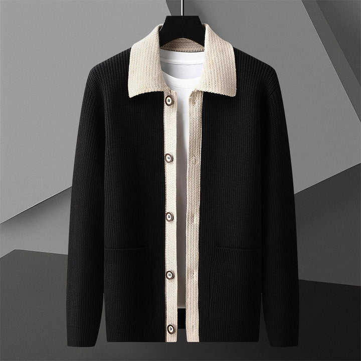 Elegant autumn jacket with a tailored fit, perfect for layering in cool weather.