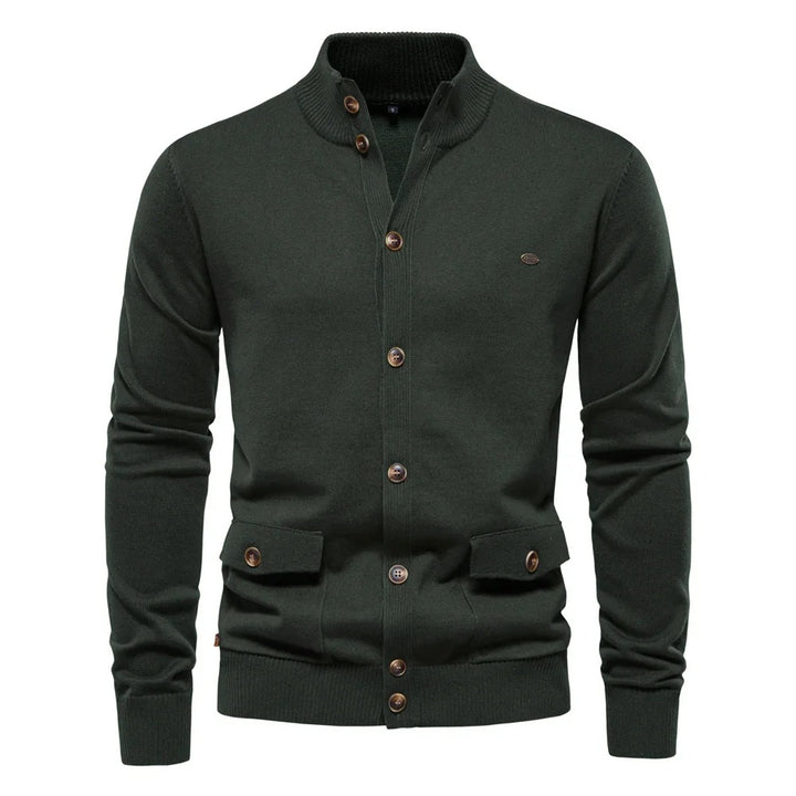 Stylish men's buttoned cardigan, perfect for layering and staying warm on autumn days.







