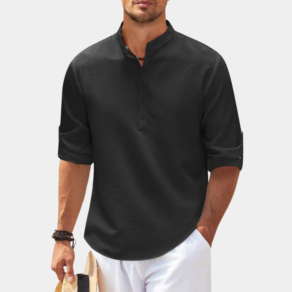 Elegant men's summer shirt with breathable, lightweight fabric and a refined design, ideal for casual and semi-formal occasions.






