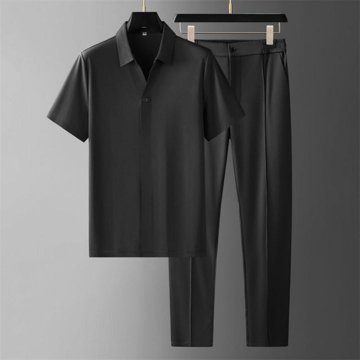 Elegant shirt and pants set designed for comfort and style, ideal for summer days and versatile occasions.






