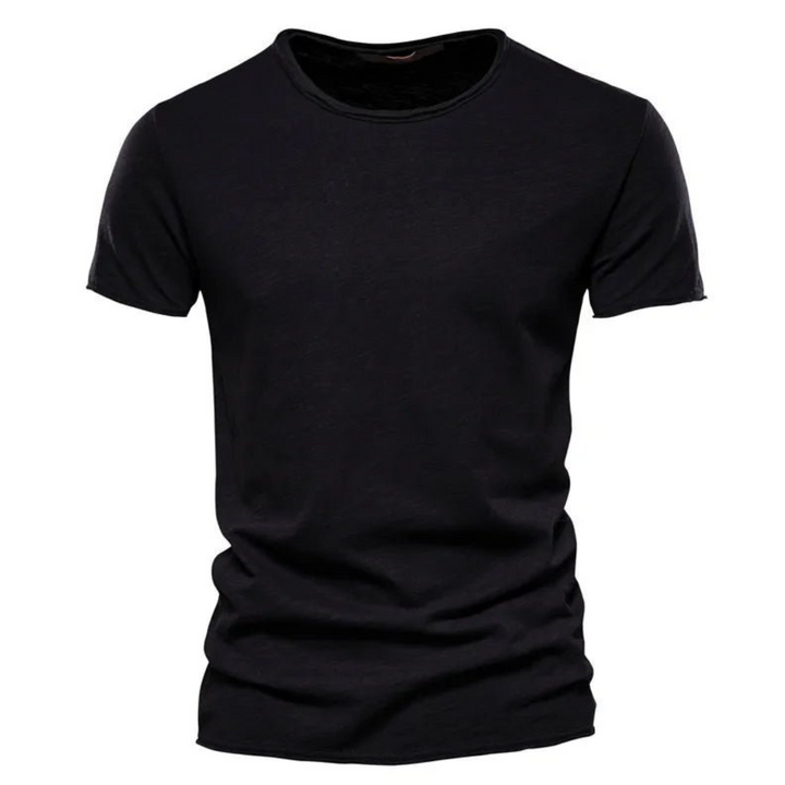  Men's comfortable basic tee, perfect for casual wear and ideal for summer days.






