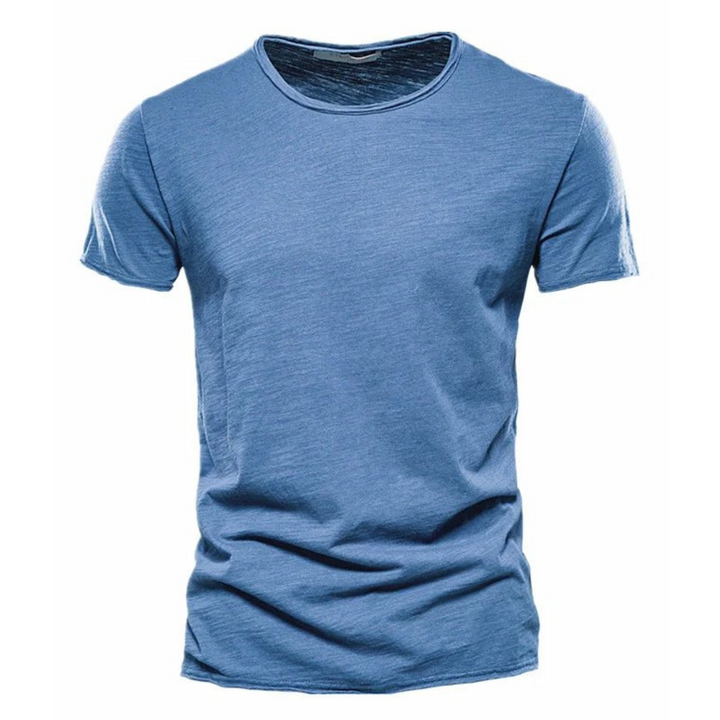  Men's comfortable basic tee, perfect for casual wear and ideal for summer days.






