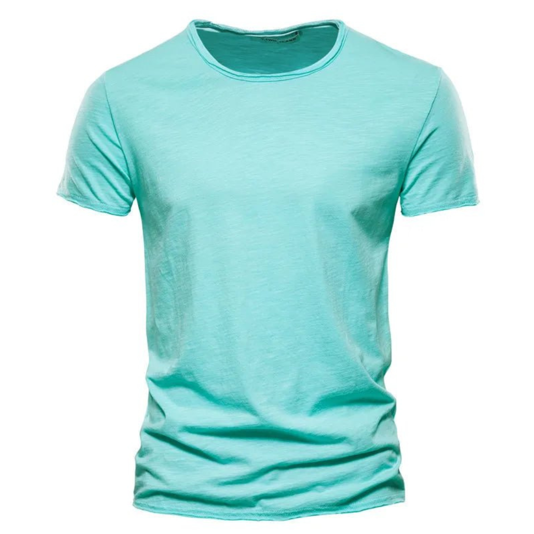  Men's comfortable basic tee, perfect for casual wear and ideal for summer days.






