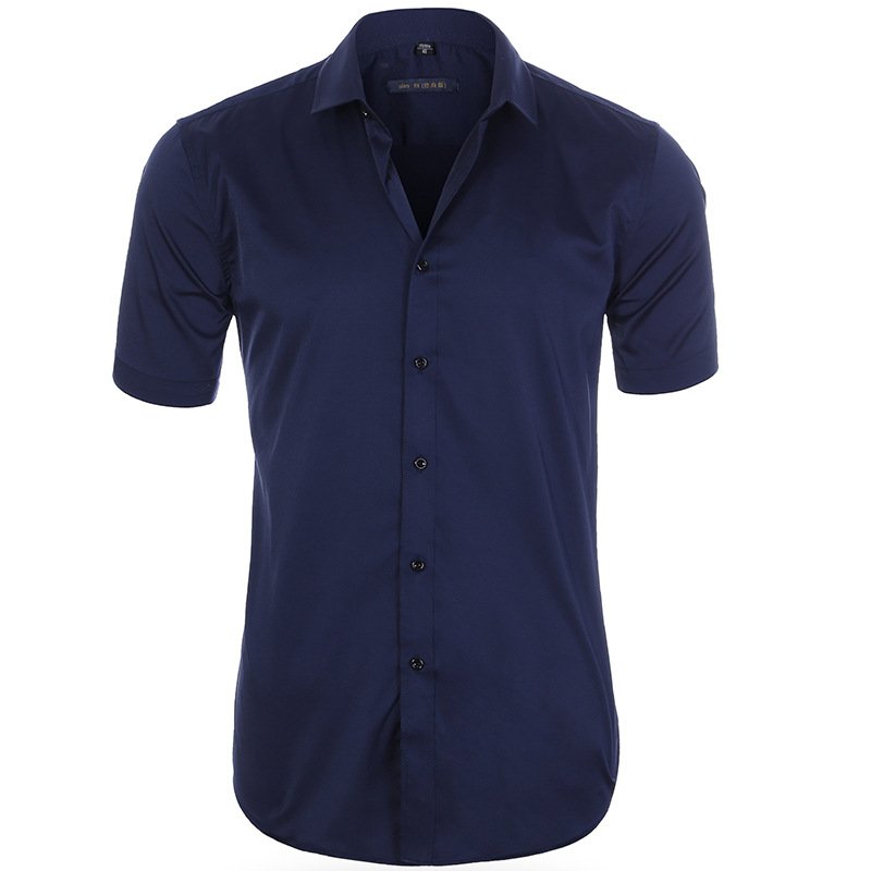 Men's anti-wrinkle business shirt with breathable fabric, ideal for professional and summer wear.