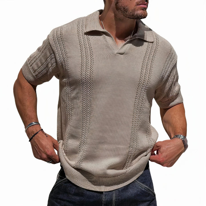 Men's casual breezy shirt, lightweight and breathable, perfect for summer days.






