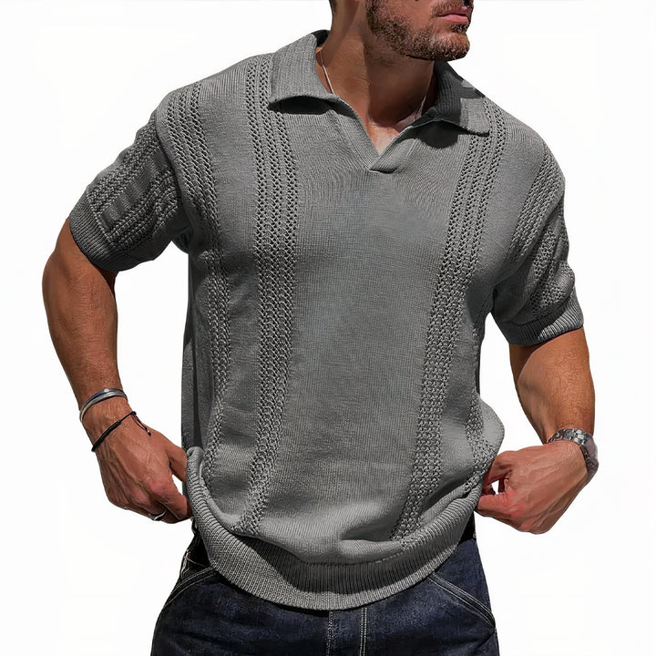 Men's casual breezy shirt, lightweight and breathable, perfect for summer days.






