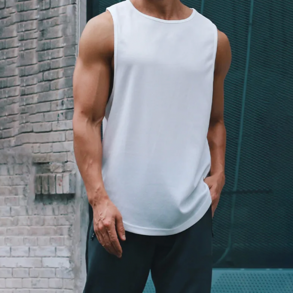 Men's casual gym tank top with breathable fabric and moisture-wicking technology, ideal for summer days and workouts.






