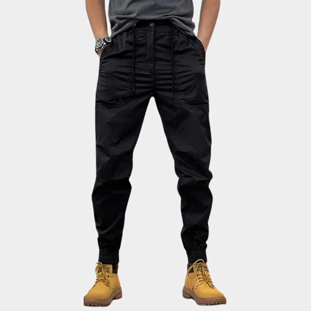  Men's classic cargo pants with multiple pockets and a relaxed fit, ideal for casual wear and outdoor activities.