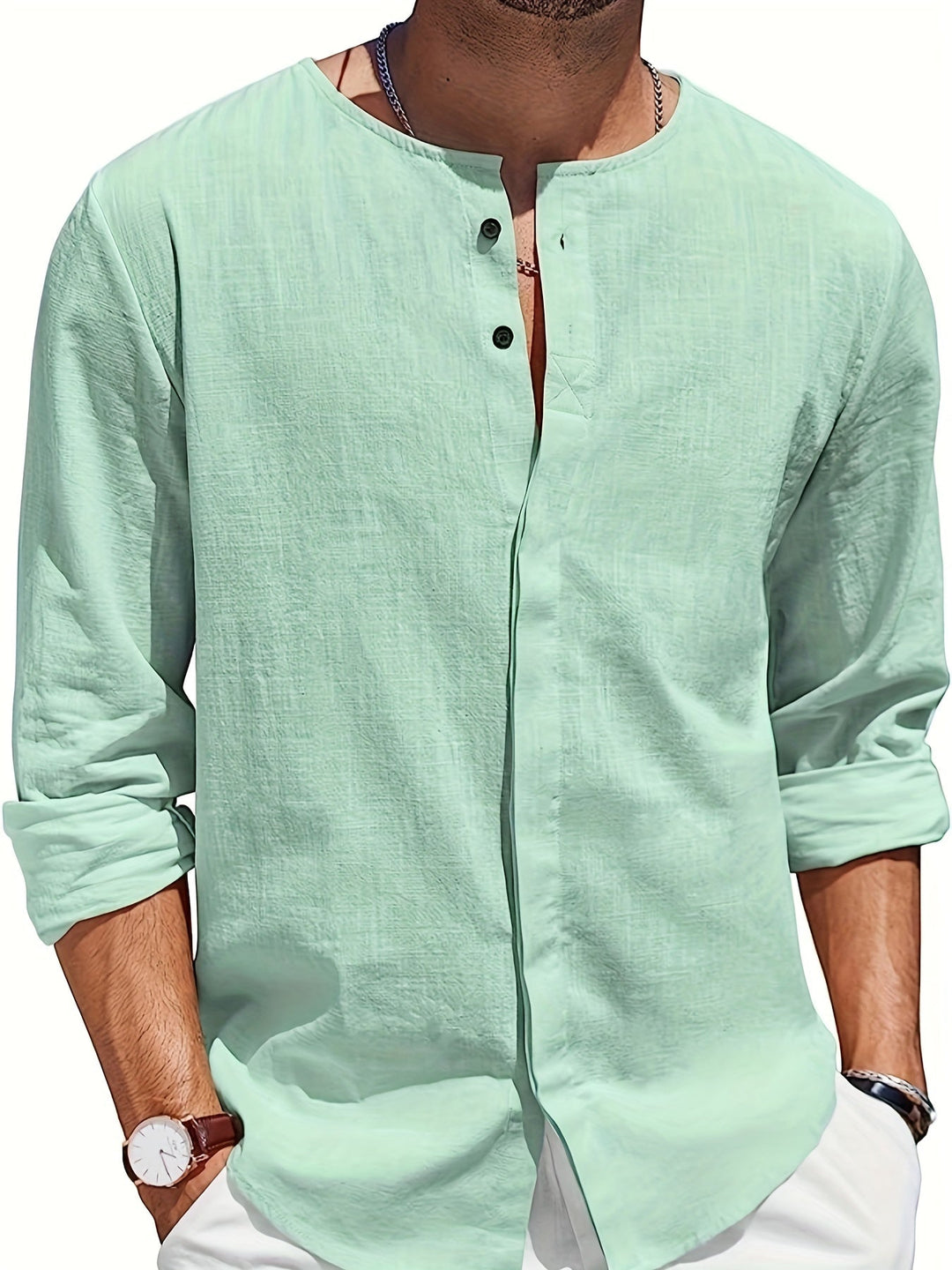 Lightweight and breathable men’s beach shirt, perfect for summer days and casual outings.






