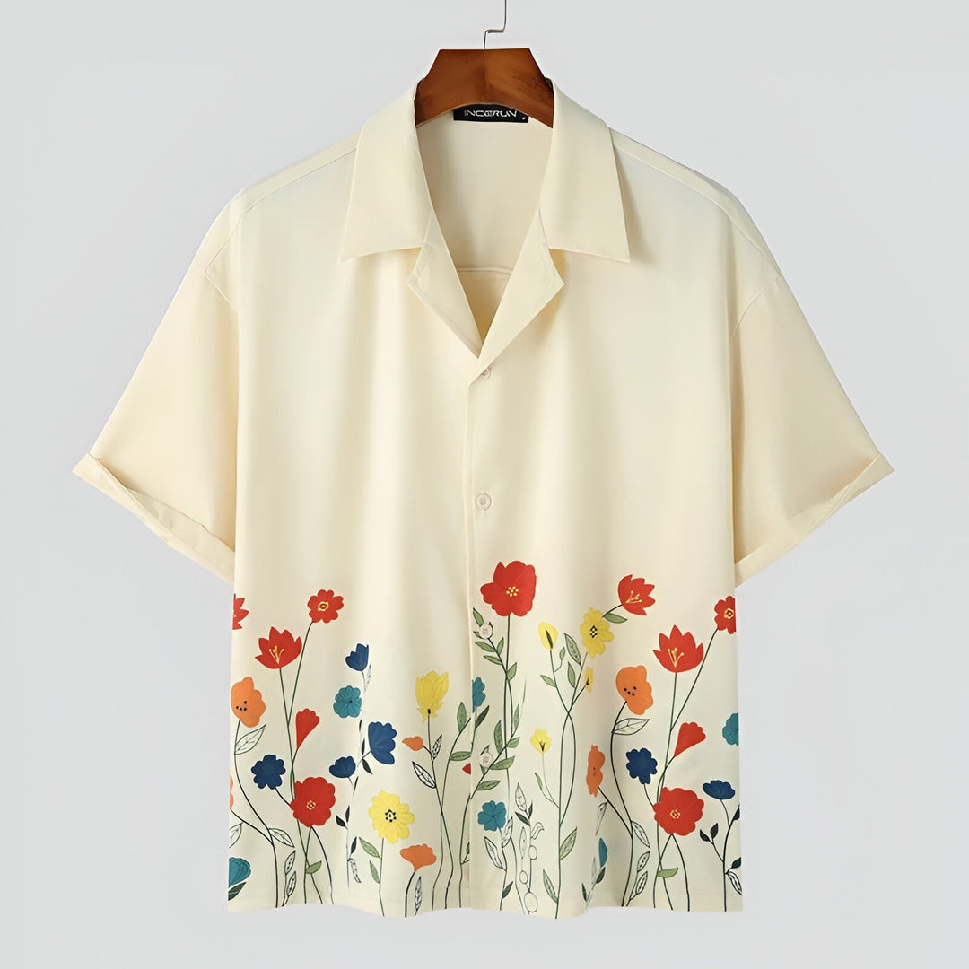 Men’s elegant floral vacation shirt with a lightweight, breathable design, perfect for summer days and tropical adventures.