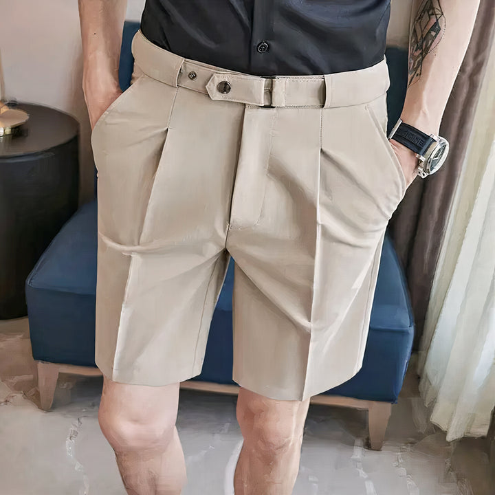 Men's elegant smart casual shorts with a tailored fit, premium fabric, and versatile design, ideal for summer days.