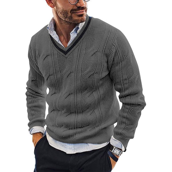 Men’s elegant sweater with breathable fabric and lightweight construction, perfect for summer evenings and versatile occasions.