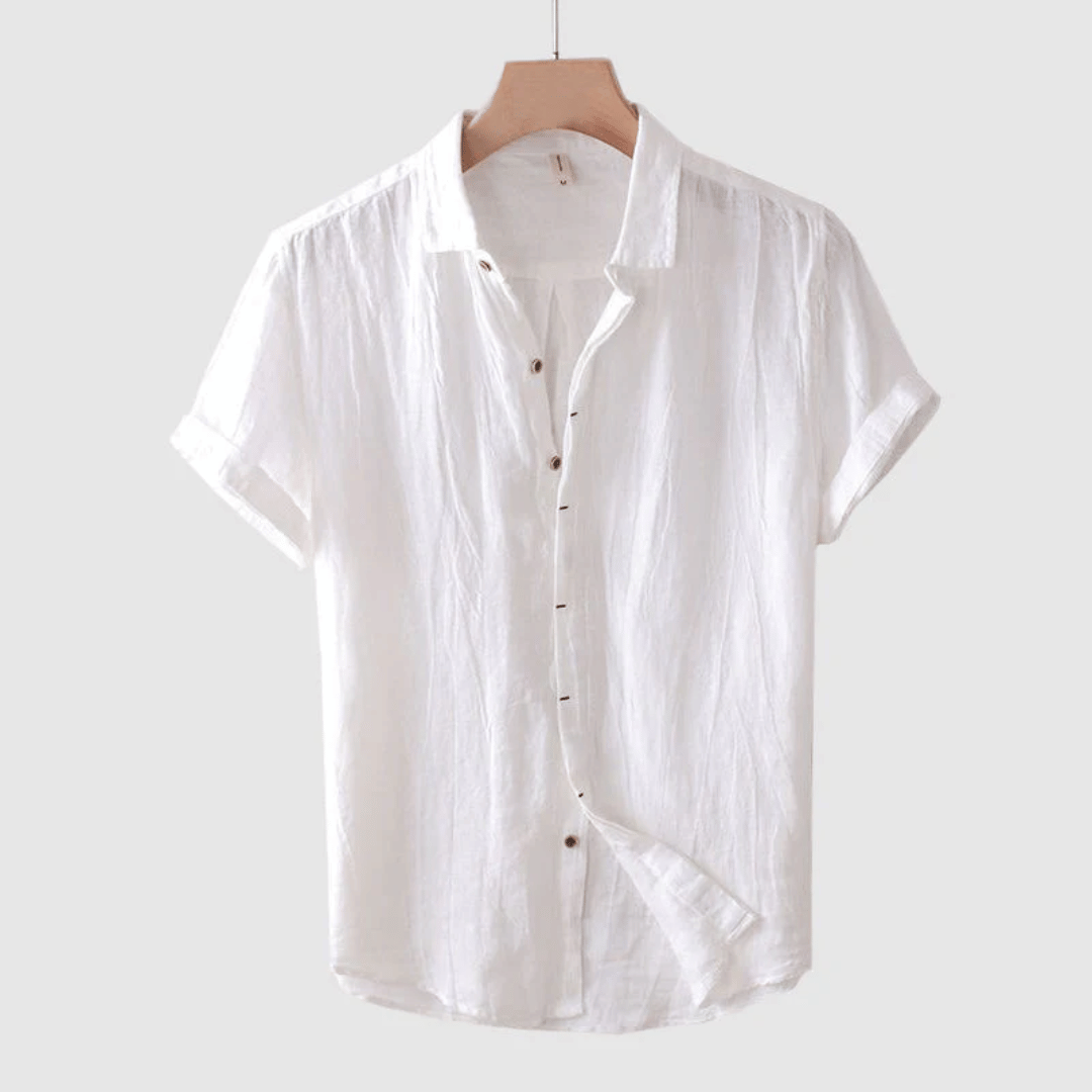 Men’s lightweight casual shirt, perfect for summer days with breathable fabric and a relaxed, versatile design.






