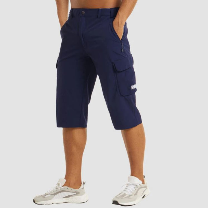 Men's quick-drying cargo shorts, ideal for summer with breathable fabric and durable design.