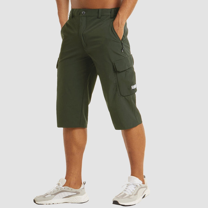 Men's quick-drying cargo shorts, ideal for summer with breathable fabric and durable design.