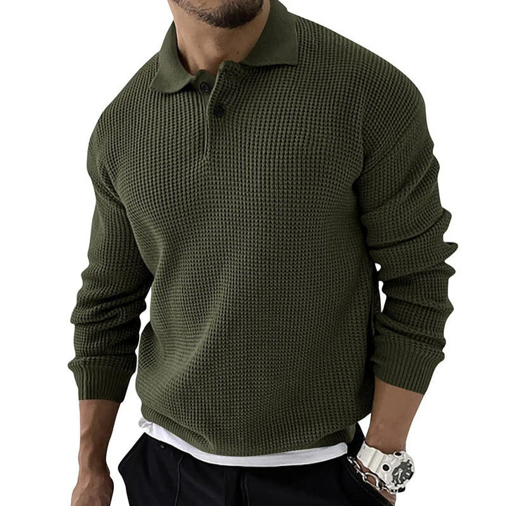 Men's stylish knitted autumn sweater with breathable fabric, perfect for cool autumn days.







