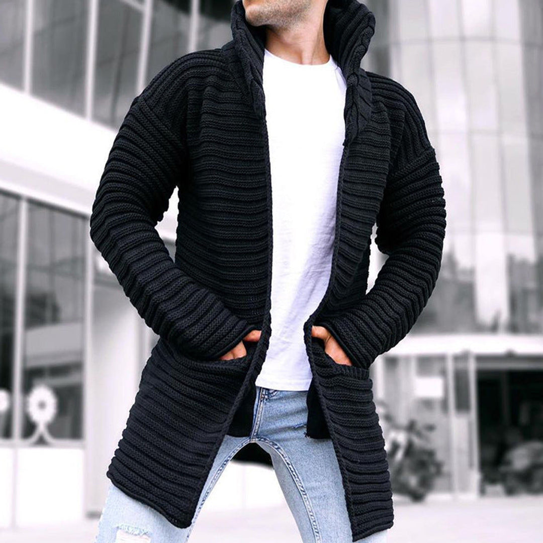 Men’s warm knitted cardigan, offering cozy comfort and breathable warmth perfect for autumn days.