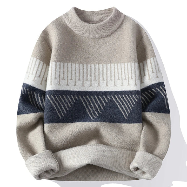 Men's warm relaxed sweater, offering cozy comfort and stylish versatility for autumn days.