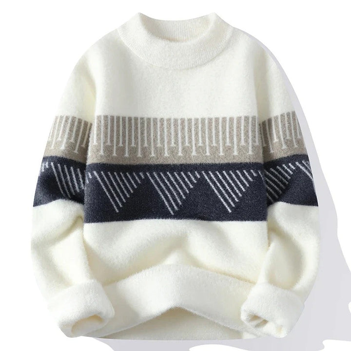 Men's warm relaxed sweater, offering cozy comfort and stylish versatility for autumn days.