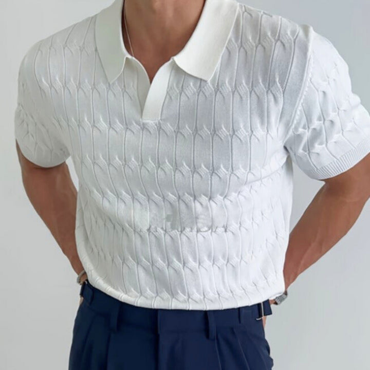 Old Money Style knitted polo shirt for men, offering luxurious fabric and timeless elegance for a sophisticated, casual look.